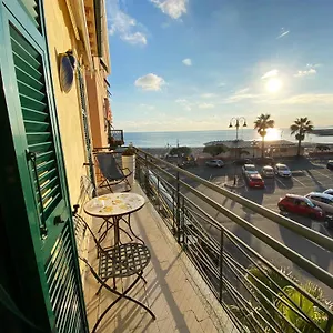 L'eternita' E' Il Mare Mischiato Col Sole Rimbaud Apartment Ventimiglia